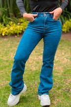 JEAN MUJER TIRO ALTO WIDE LEG TACHUELAS DECORATIVAS AZUL