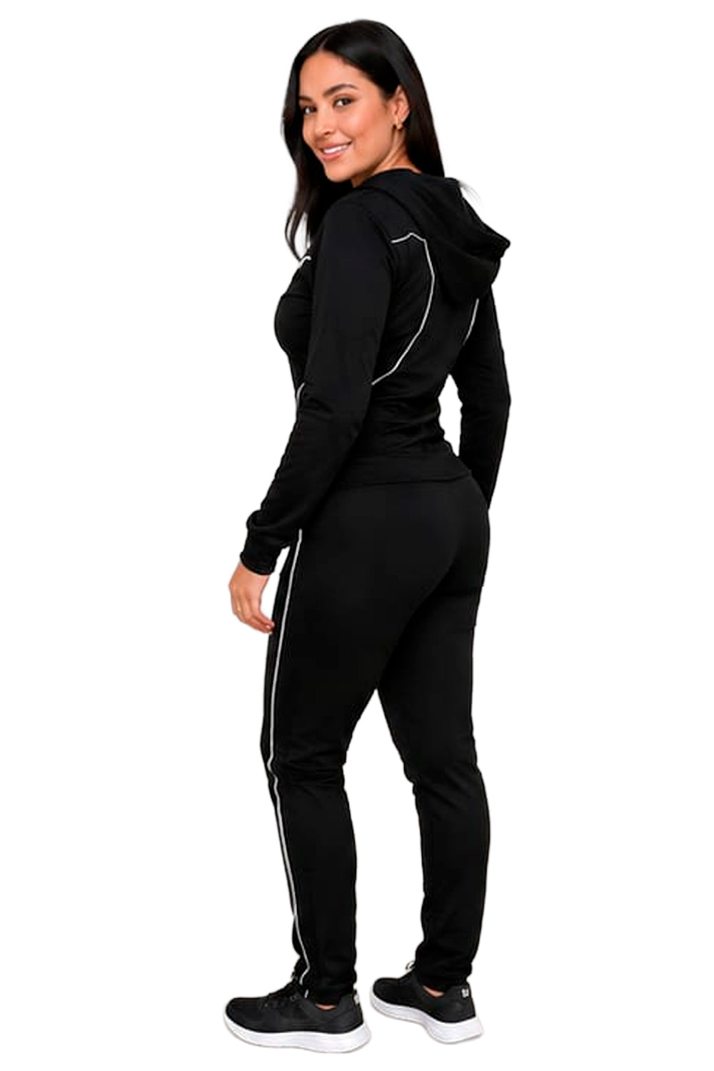 CONJUNTO MUJER CON CAPUCHA DETALLE LINEAS BLANCAS
