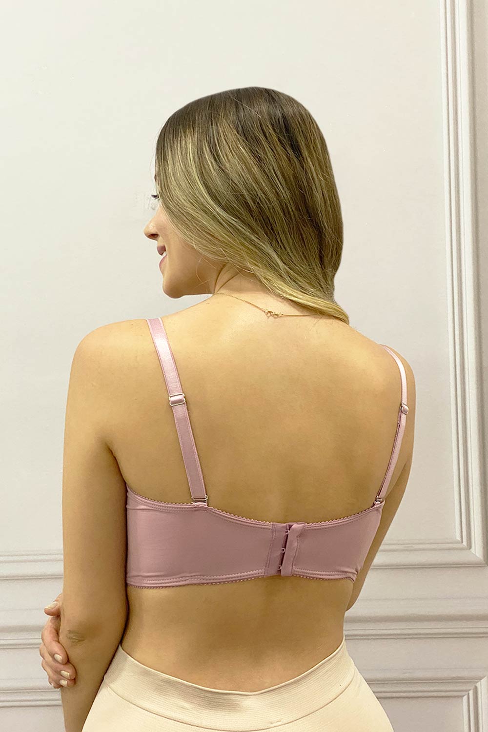 BRASIER MUJER COPA STRAPLE DETALLES EN BLONDA UNICOLOR