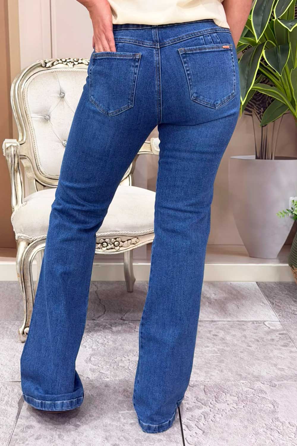 JEAN MUJER TIRO ALTO CORTE STRAIGHT LEG