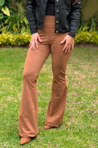 PANTALON MUJER TIRO ALTO TELA TIPO GAMUZA BOTA CAMPANA