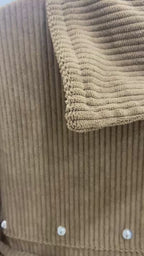 CHAQUETA MUJER ACANALADA Y TACHUELAS
